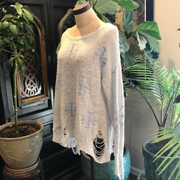 Wildfox Lennon distressed snowflake sweater - Picture 4 of 12